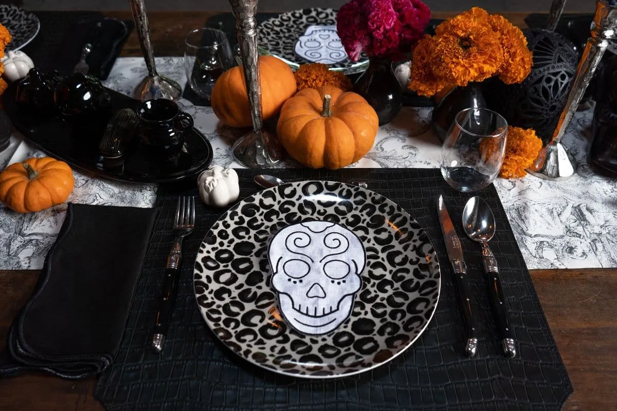 BLACK CHEETAH PRINT DINNER PLATE SET