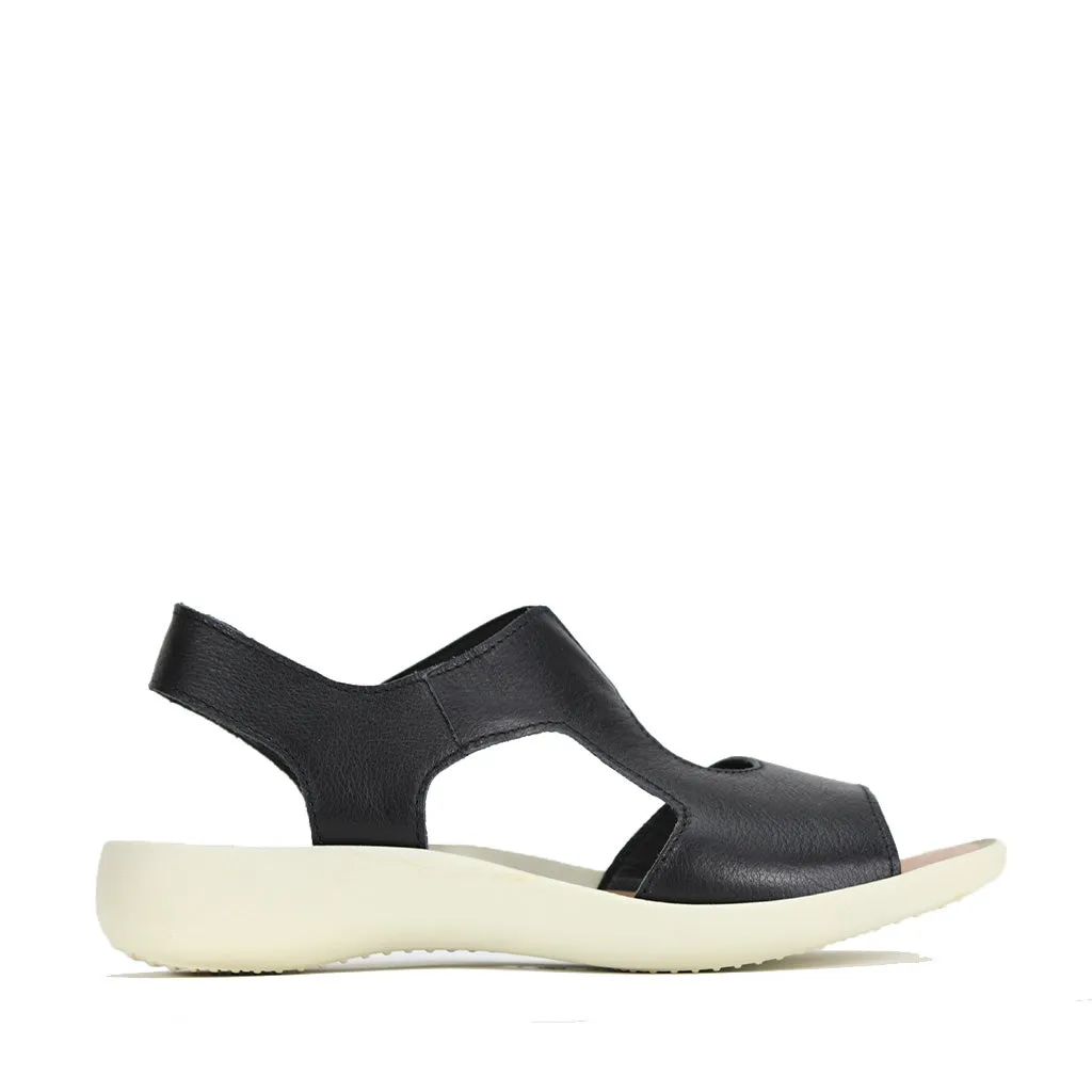 Caya Flat Sandals