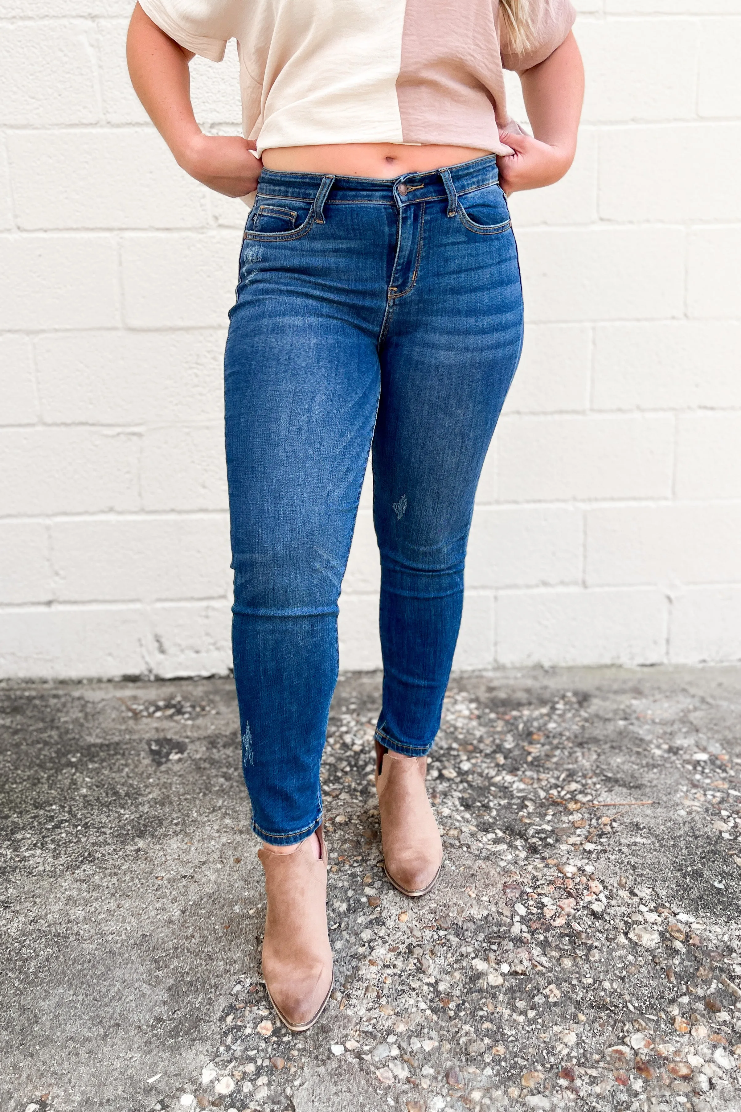 Judy Blue Knox Short Inseam Mid Rise Jeans