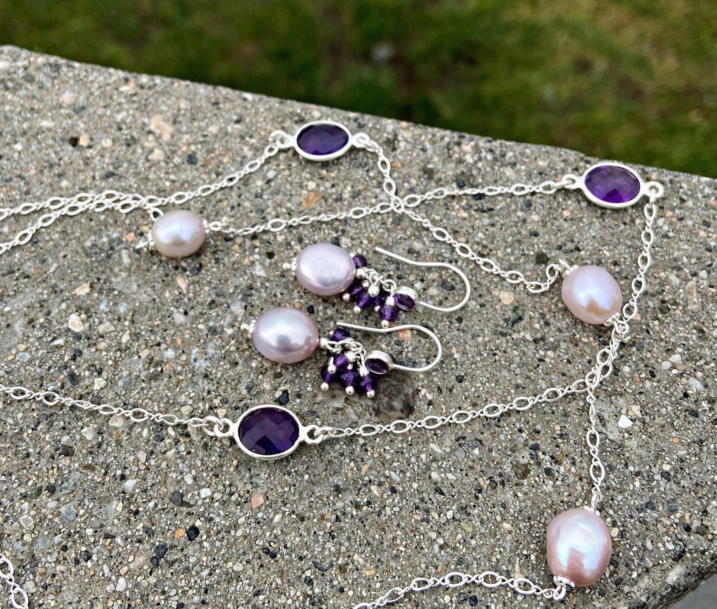 Petite Orchidée Amethyst Baroque Earrings