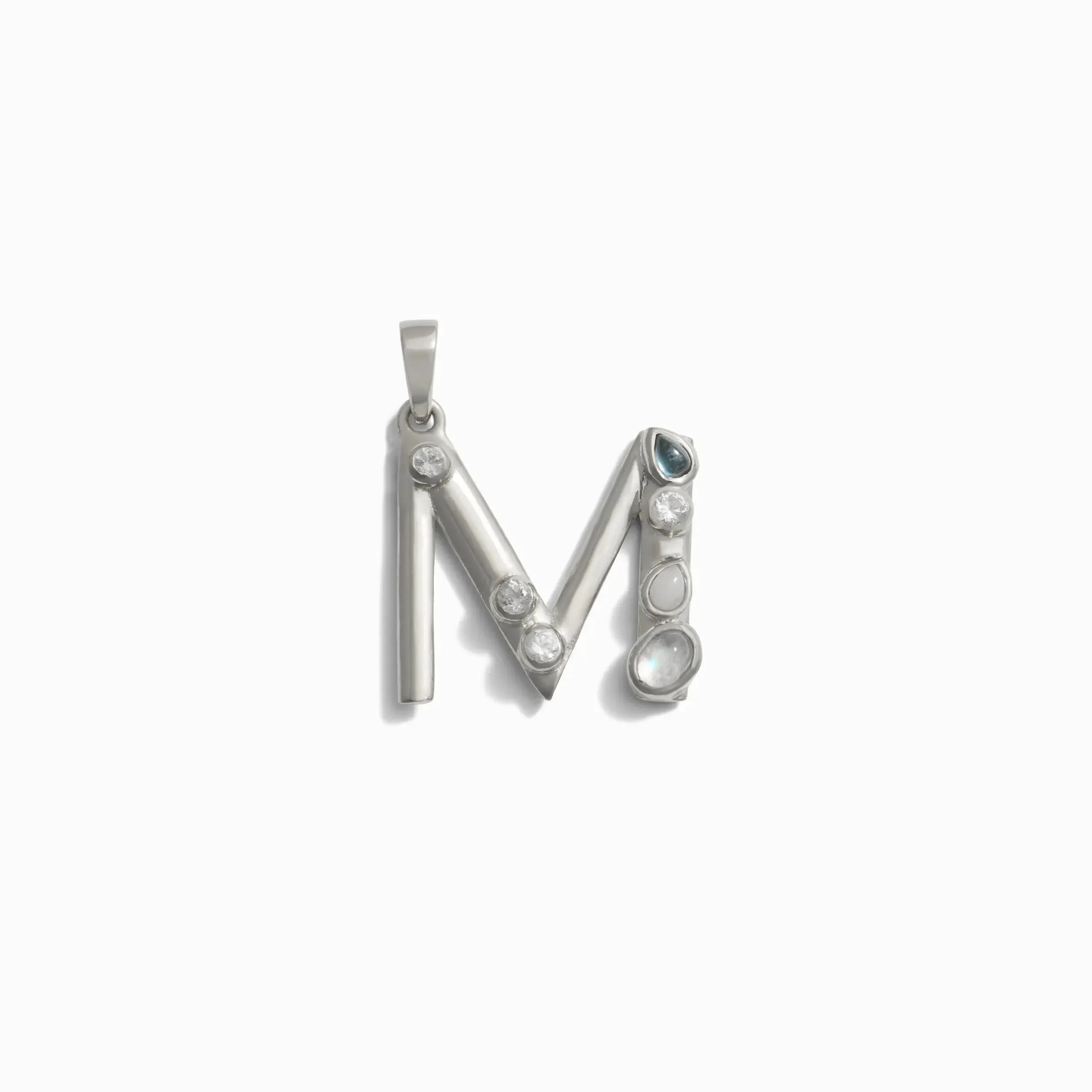 Q Initial Pendant