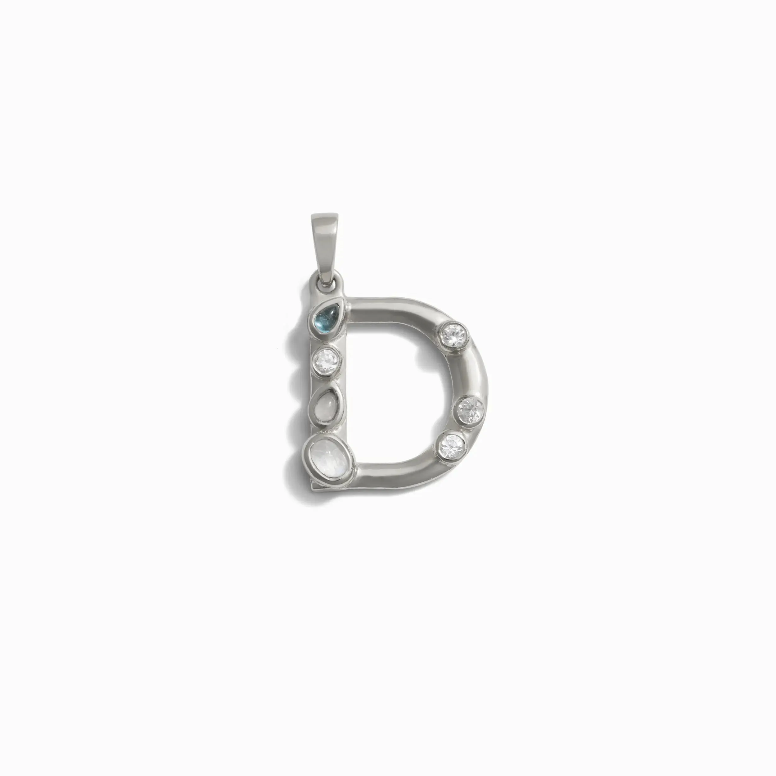 Q Initial Pendant