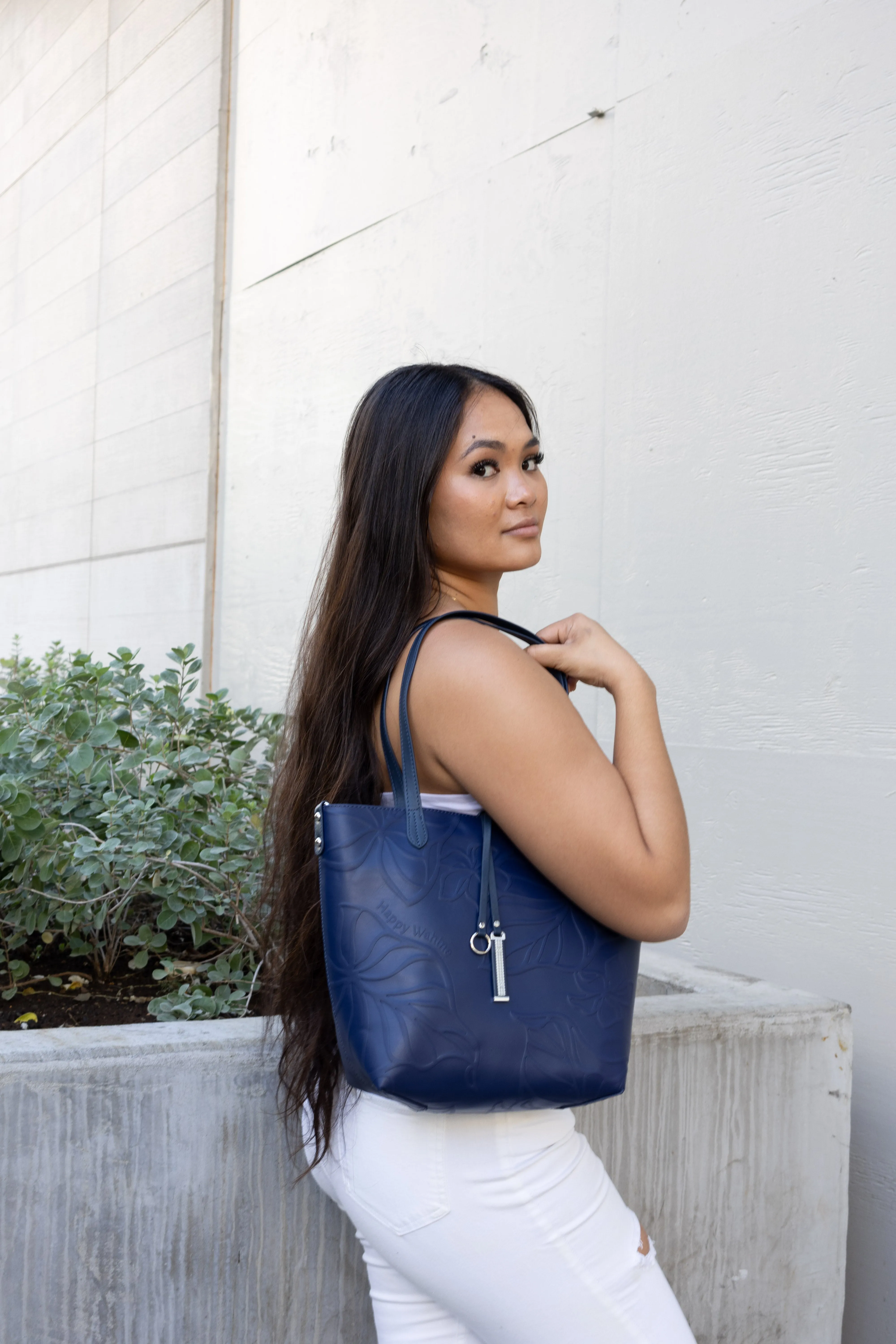 Reversible Tote Nancy Small Kalo Embossed Navy